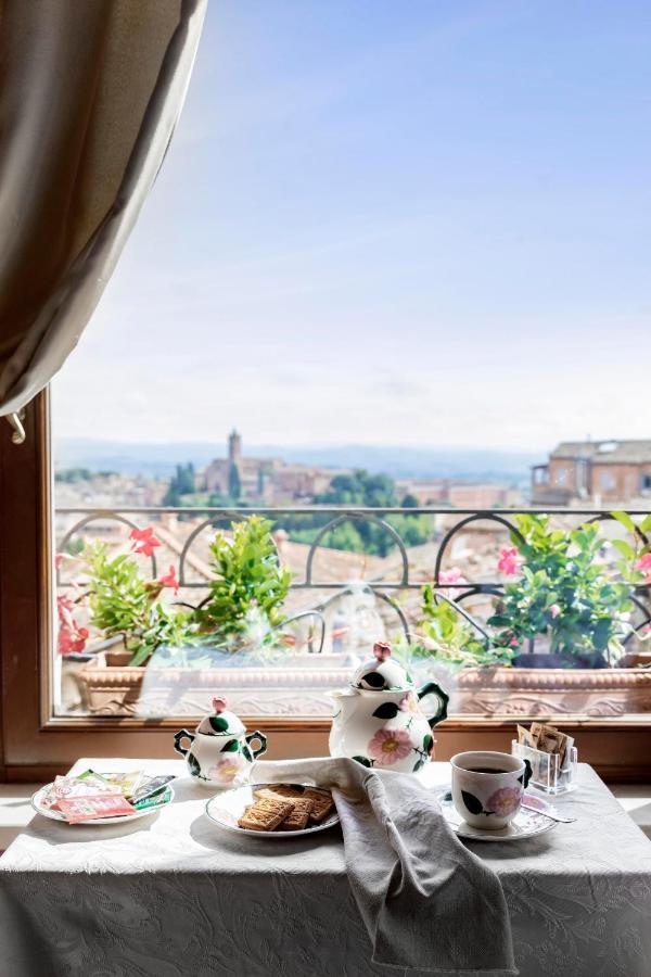 Residenza D'Epoca Palazzo Borghesi Bed & Breakfast Siena Bagian luar foto