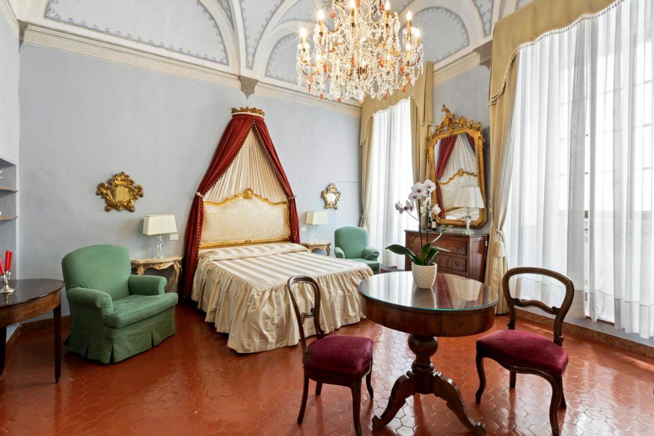 Residenza D'Epoca Palazzo Borghesi Bed & Breakfast Siena Bagian luar foto