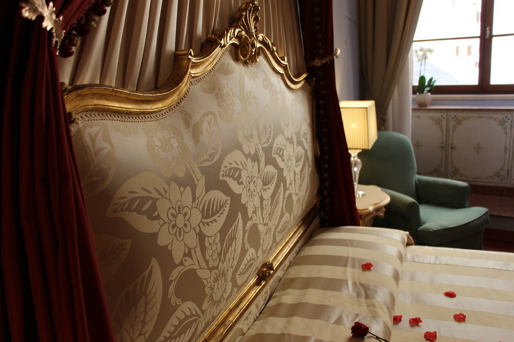 Residenza D'Epoca Palazzo Borghesi Bed & Breakfast Siena Bagian luar foto